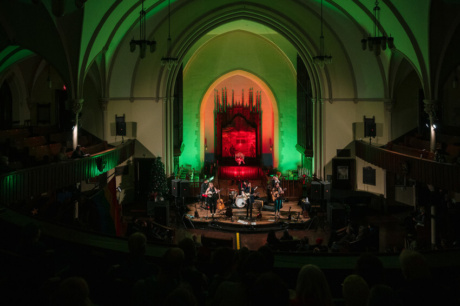 RS23835 KPP The Good Lovelies Christmas Tour at the Spire 221208192100 scr