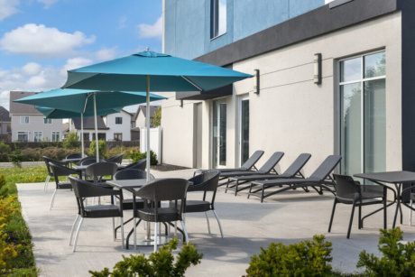 RS39140 POOL PATIO OPEN SUMMER scr