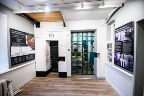 RS22357 Canadas Penitentiary Museum scr
