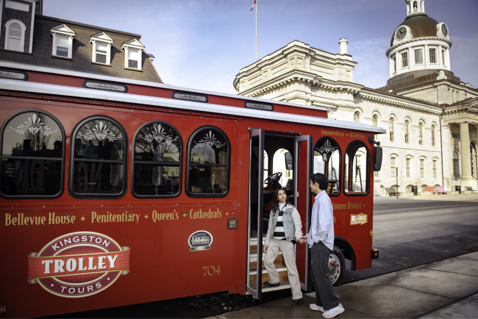 RS27636 Kingston Trolley Tour 3