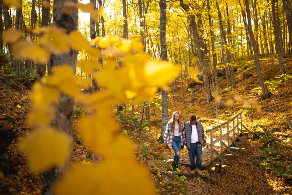 RS27624 Frontenac Hike