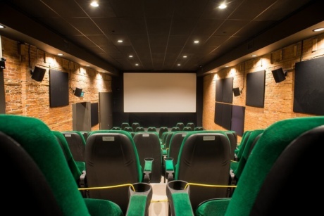 RS28094 screening room 003 scr