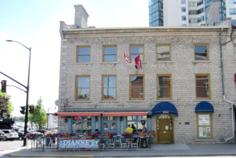 Standeasy Exterior